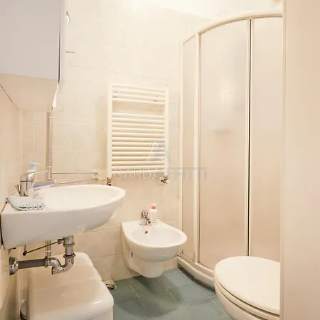 White - Comfort E Tranquillita A Апартаменты Сирмионе